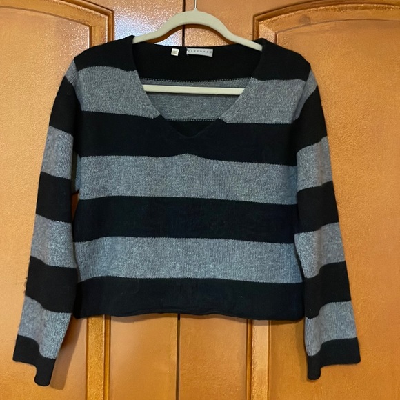 Fitigues Sweaters - Fitigues Cashmere Black and Gray Striped Sweater (Size M)